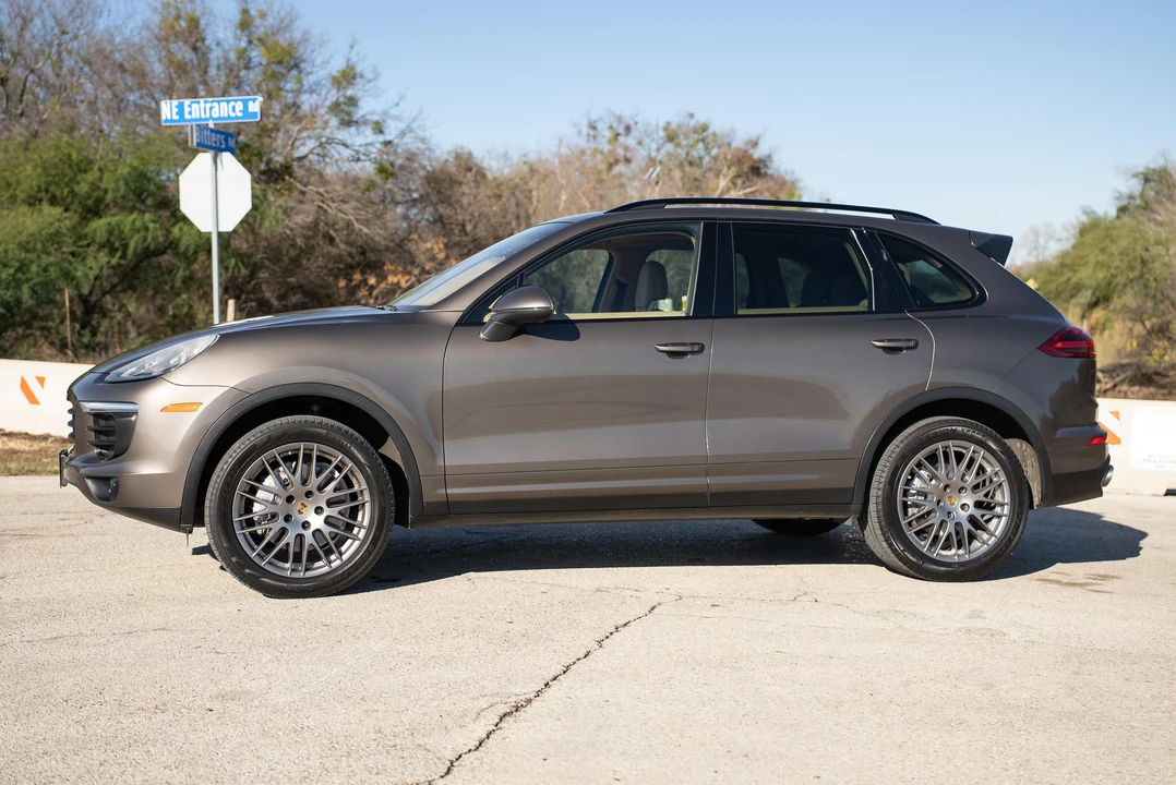 2016 Porsche 958 Cayenne - Image 7 of 31