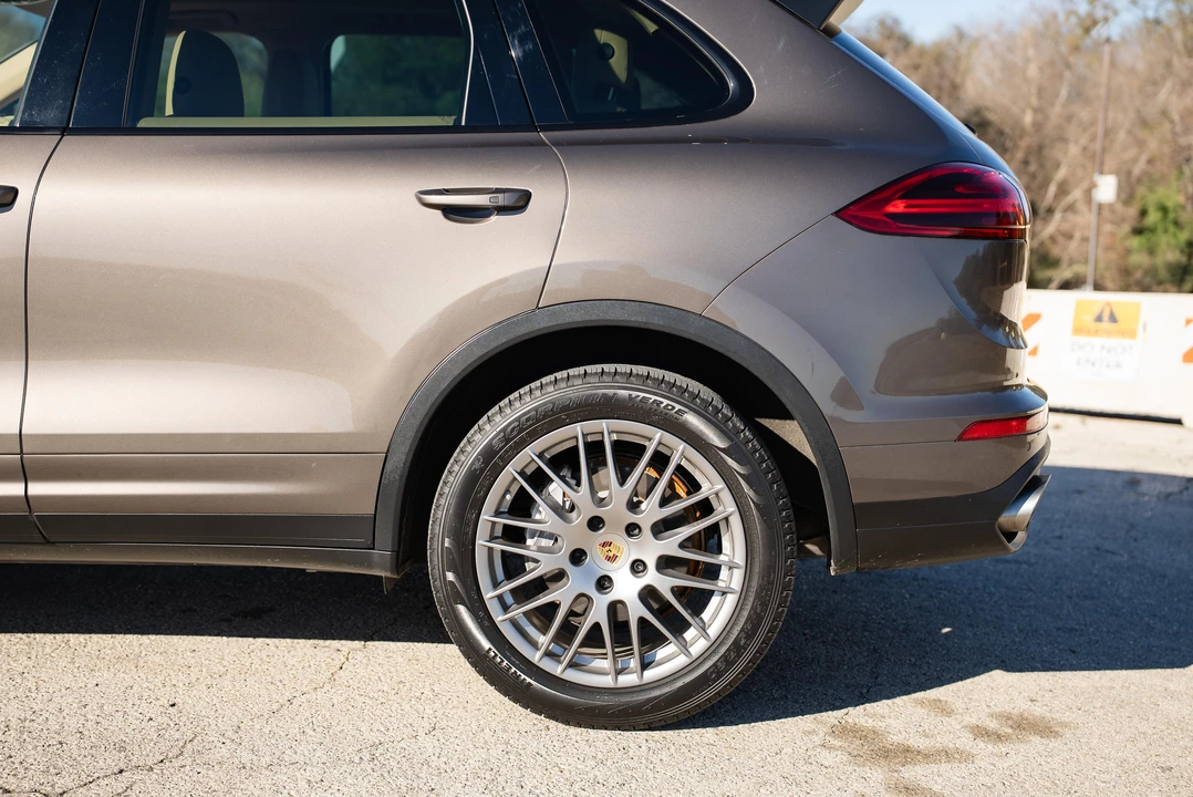 2016 Porsche 958 Cayenne - Image 26 of 31