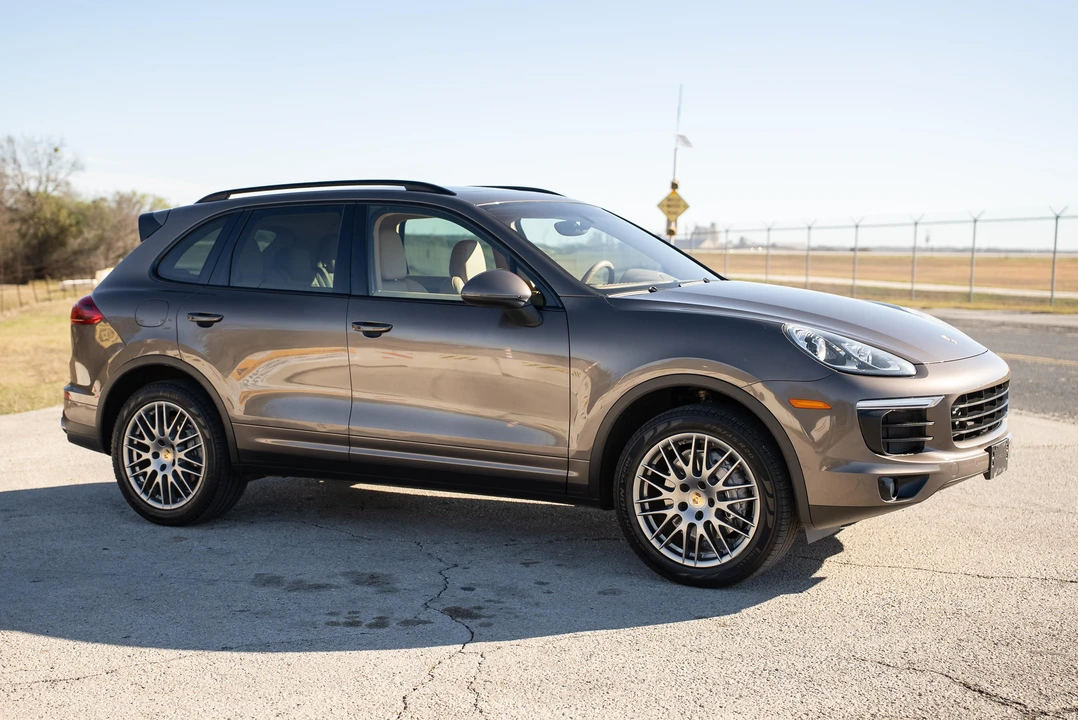2016 Porsche 958 Cayenne - Image 14 of 31
