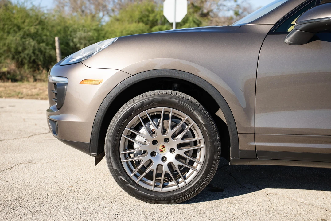 2016 Porsche 958 Cayenne - Image 25 of 31