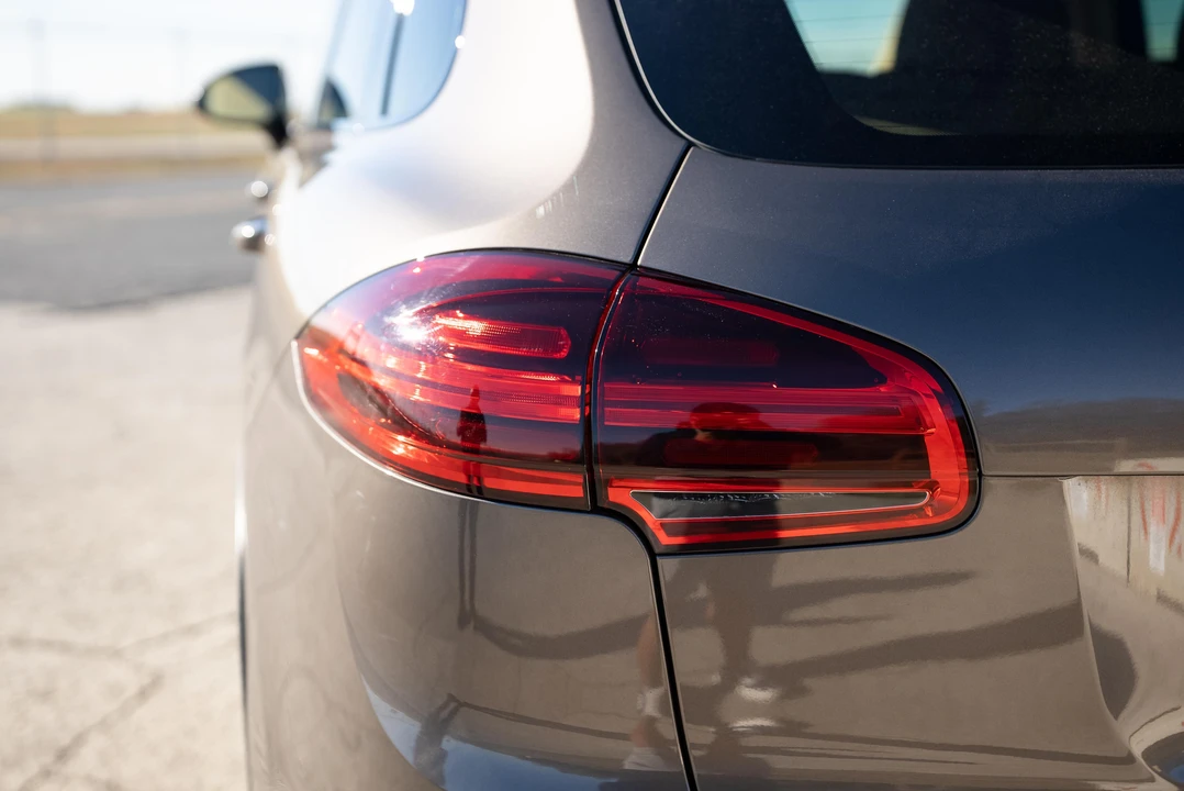2016 Porsche 958 Cayenne - Image 27 of 31