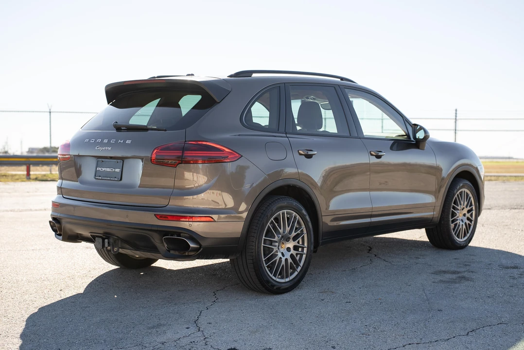 2016 Porsche 958 Cayenne - Image 12 of 31