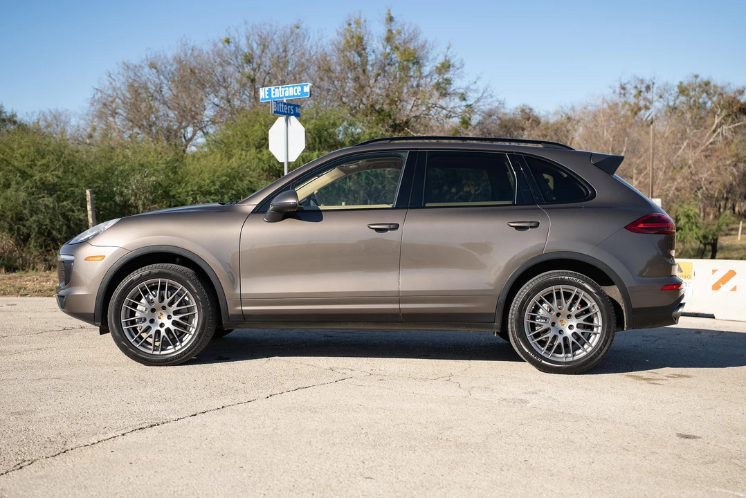 2016 Porsche 958 Cayenne - Image 8 of 31