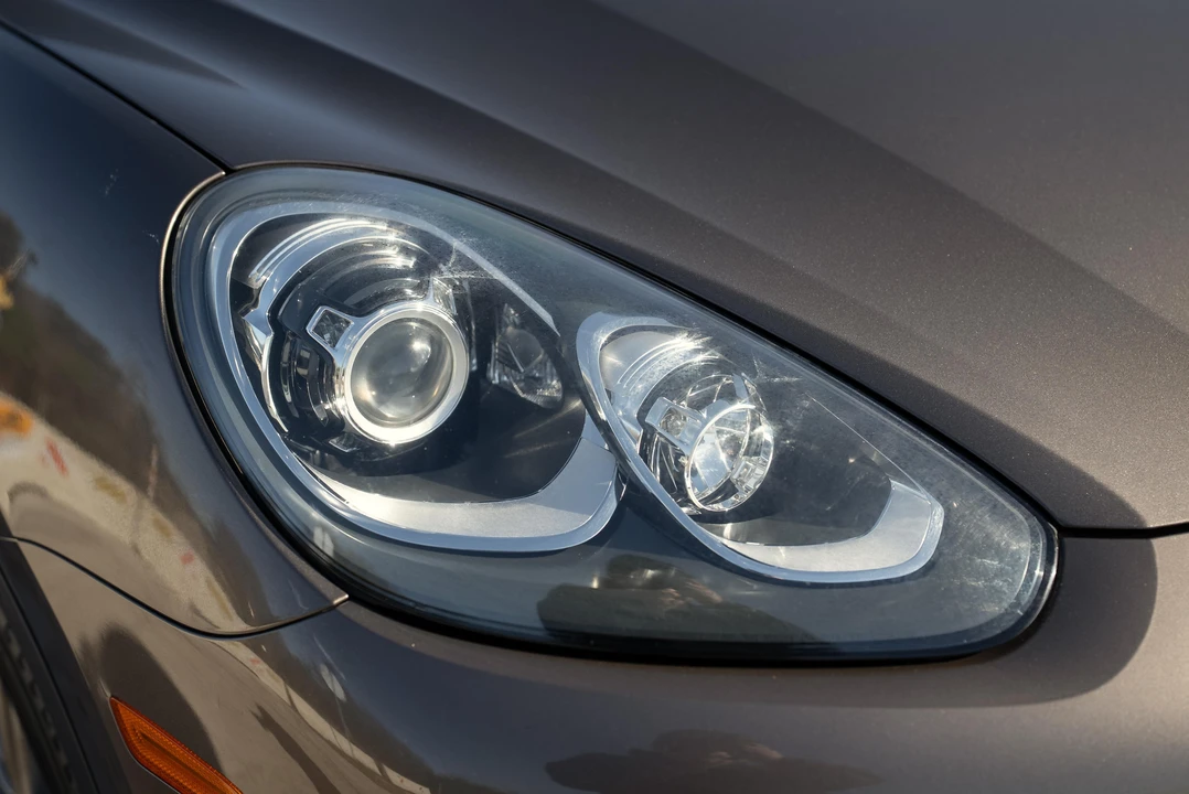 2016 Porsche 958 Cayenne - Image 17 of 31