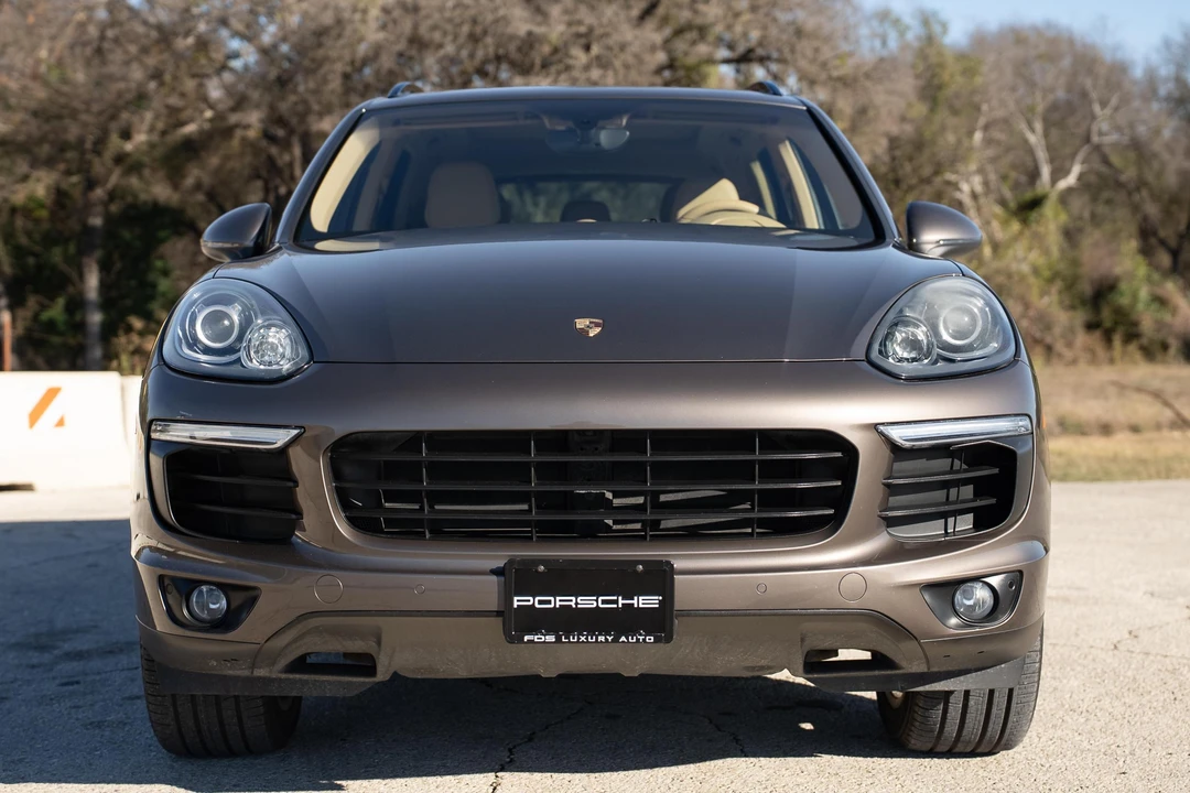 2016 Porsche 958 Cayenne - Image 2 of 31