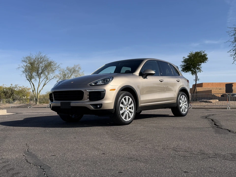 2016 Porsche 958 Cayenne - Image 2 of 31