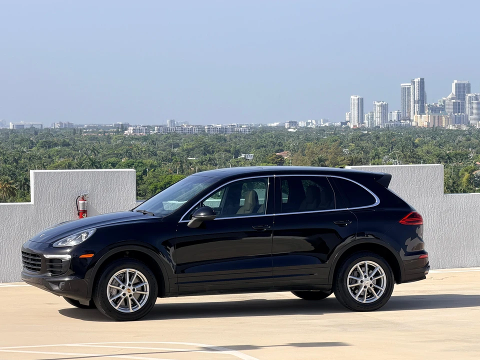 2016 Porsche 958 Cayenne - Image 12 of 31