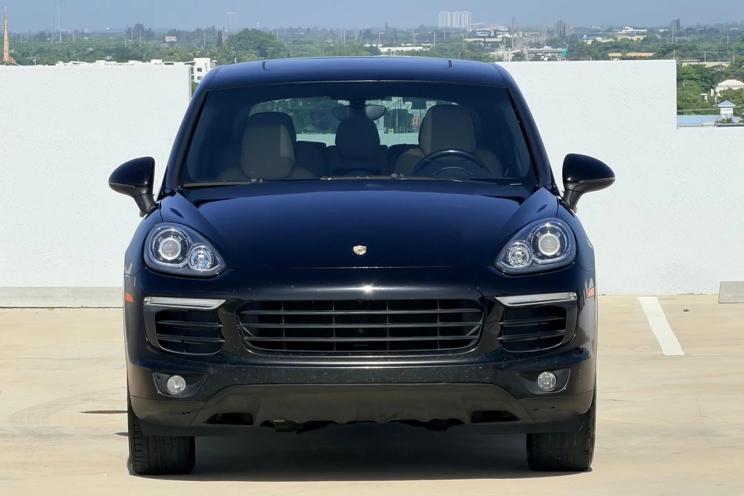 2016 Porsche 958 Cayenne - Image 2 of 31