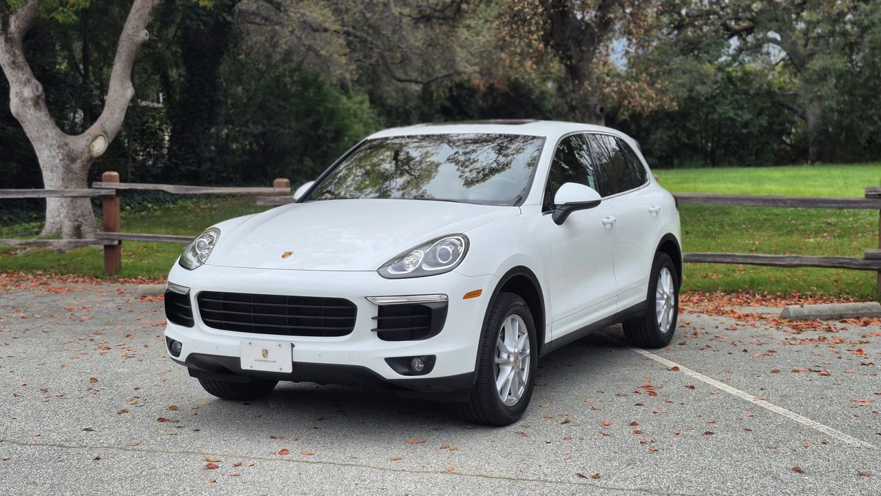 2016 Porsche 958 Cayenne - Image 14 of 31
