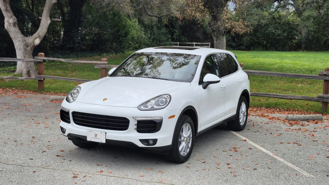 2016 Porsche 958 Cayenne - Image 15 of 31