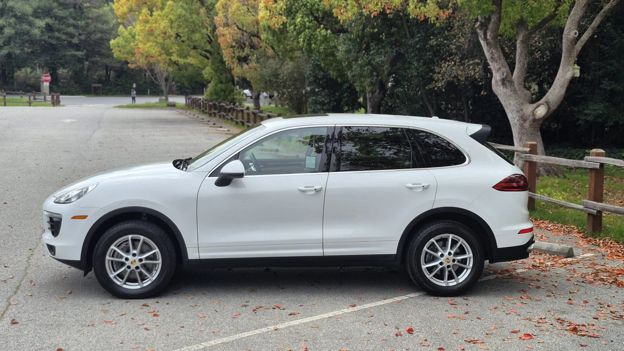 2016 Porsche 958 Cayenne - Image 22 of 31