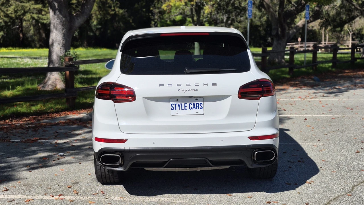 2016 Porsche 958 Cayenne - Image 26 of 31