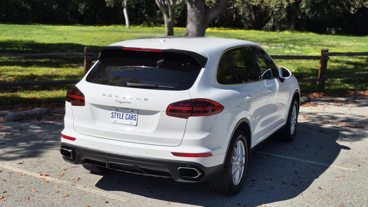 2016 Porsche 958 Cayenne - Image 30 of 31