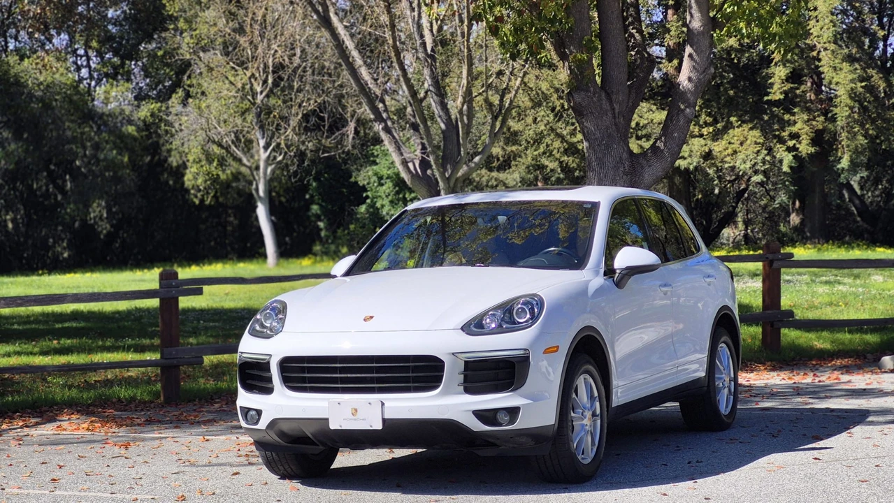 2016 Porsche 958 Cayenne - Image 10 of 31