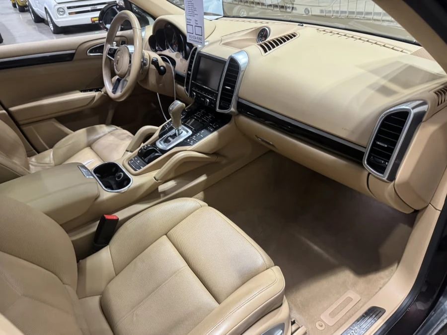 2016 Porsche 958 Cayenne - Image 5 of 10