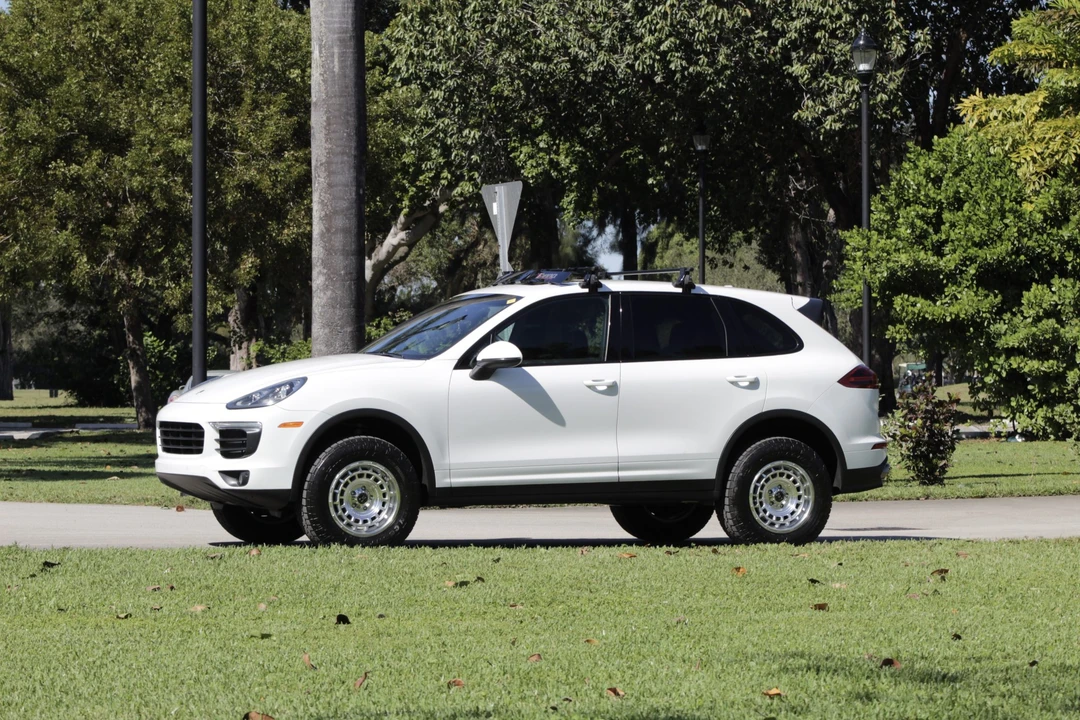 2016 Porsche 958 Cayenne - Image 12 of 31