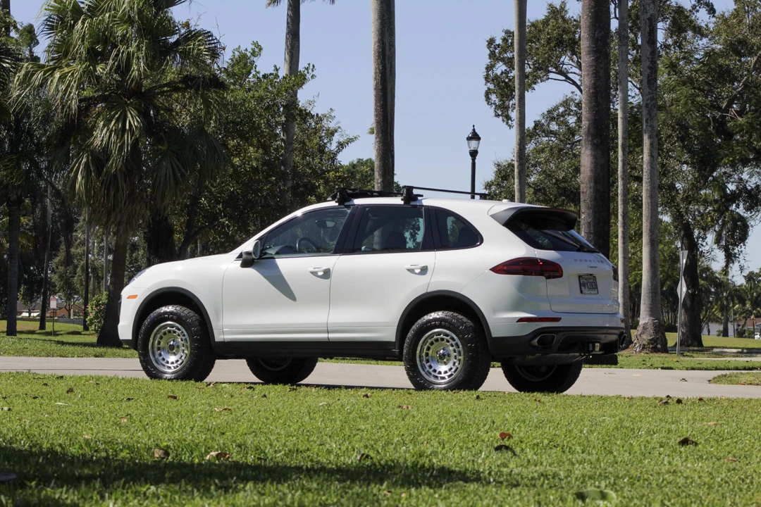 2016 Porsche 958 Cayenne - Image 16 of 31
