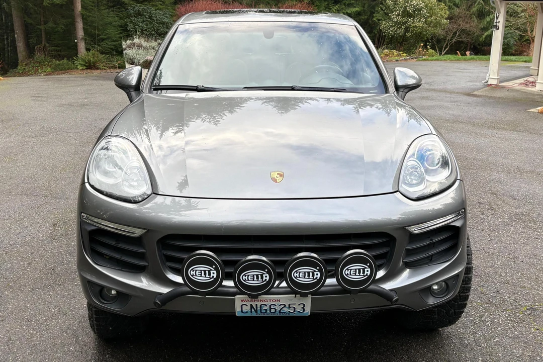 2016 Porsche 958 Cayenne - Image 2 of 31