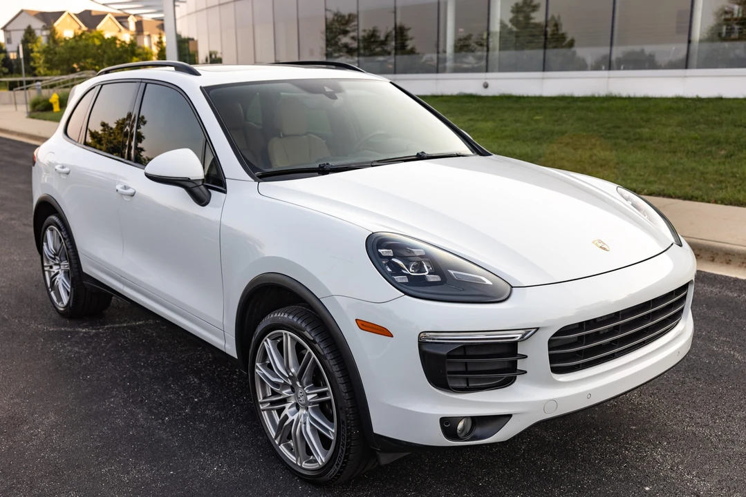 2016 Porsche 958 Cayenne - Image 17 of 31