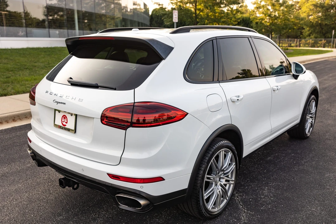 2016 Porsche 958 Cayenne - Image 12 of 31