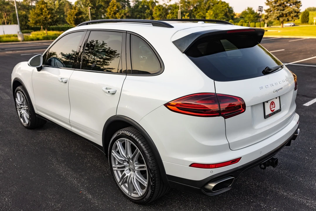 2016 Porsche 958 Cayenne - Image 8 of 31