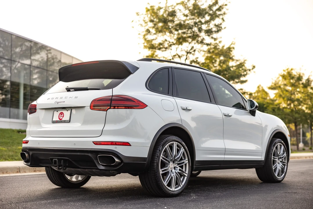2016 Porsche 958 Cayenne - Image 13 of 31