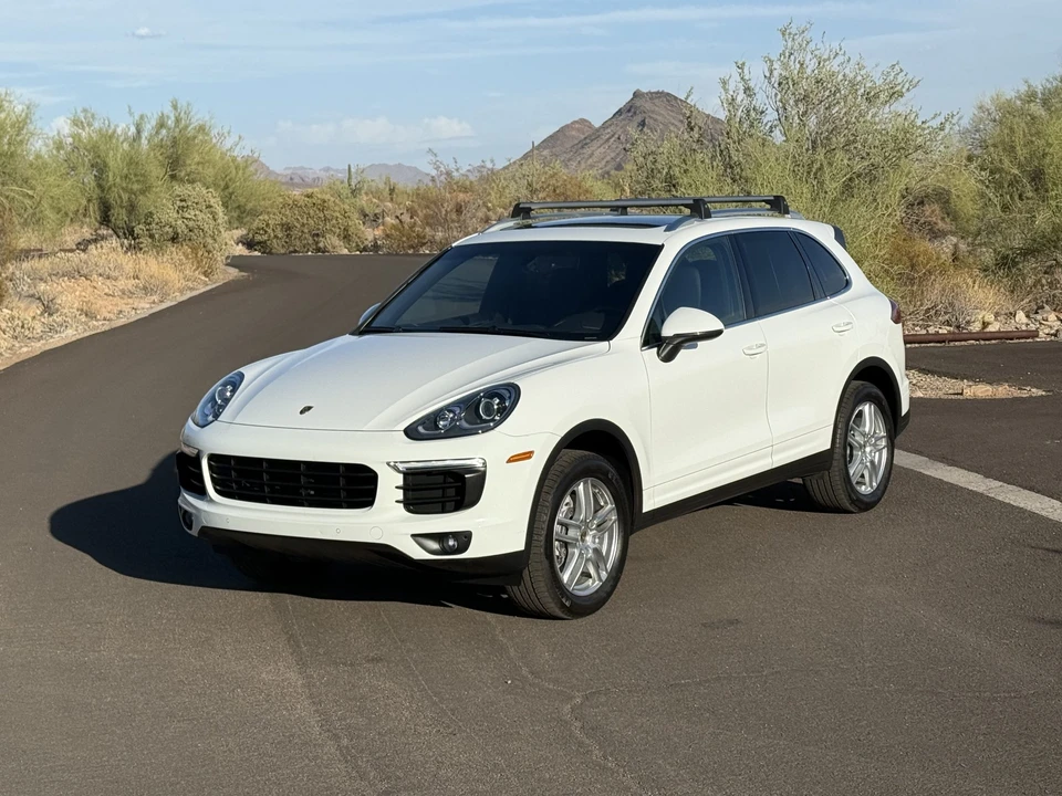 2016 Porsche 958 Cayenne - Image 2 of 31