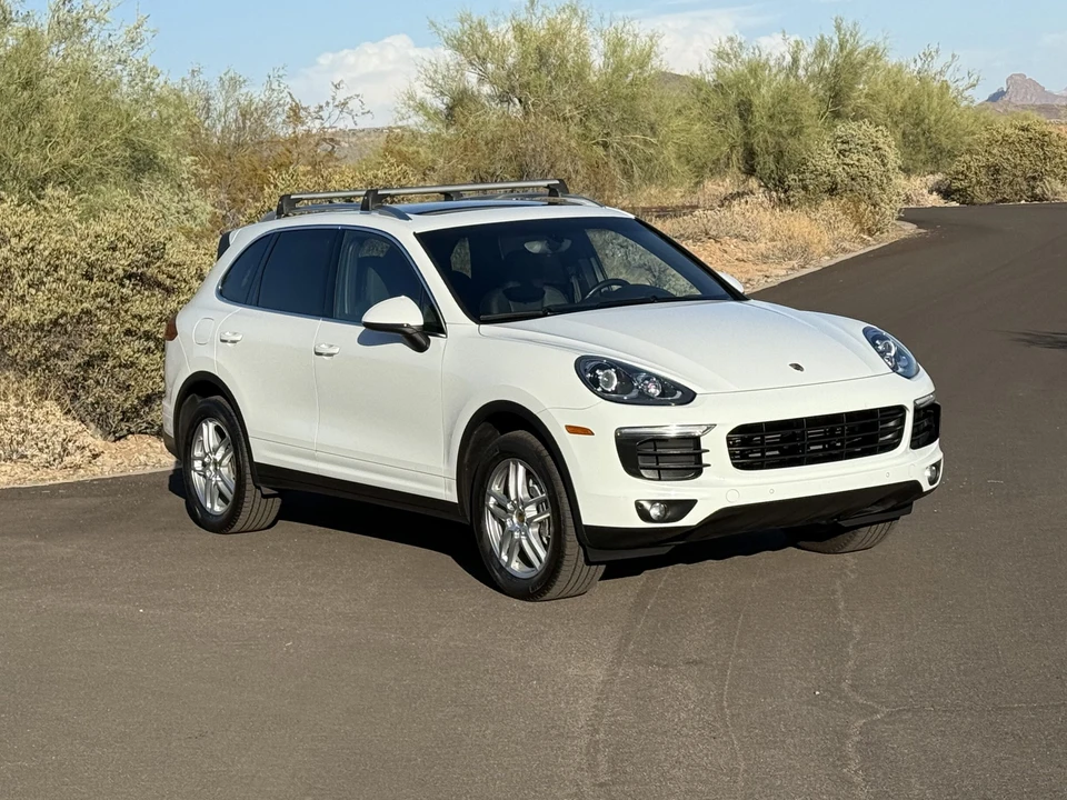 2016 Porsche 958 Cayenne - Image 12 of 31