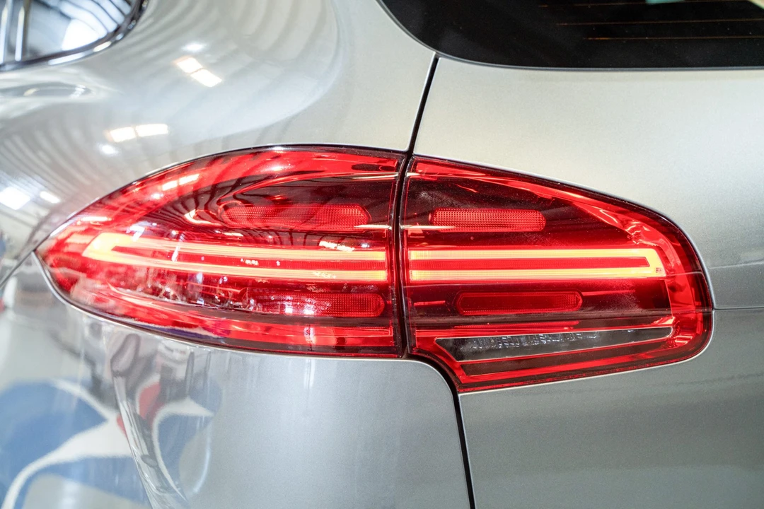 2016 Porsche 958 Cayenne - Image 14 of 31