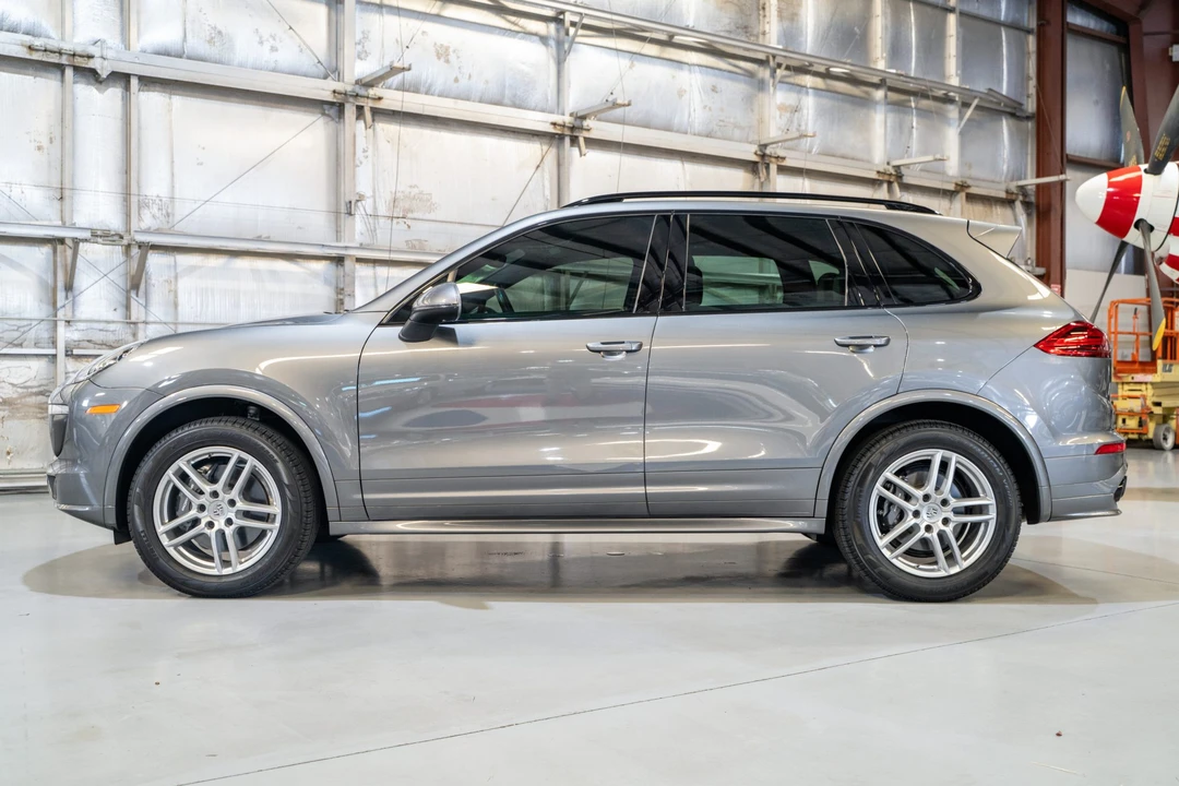 2016 Porsche 958 Cayenne - Image 11 of 31