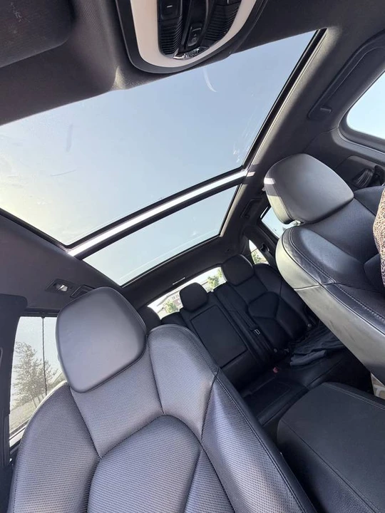 2016 Porsche 958 Cayenne S - Image 14 of 16