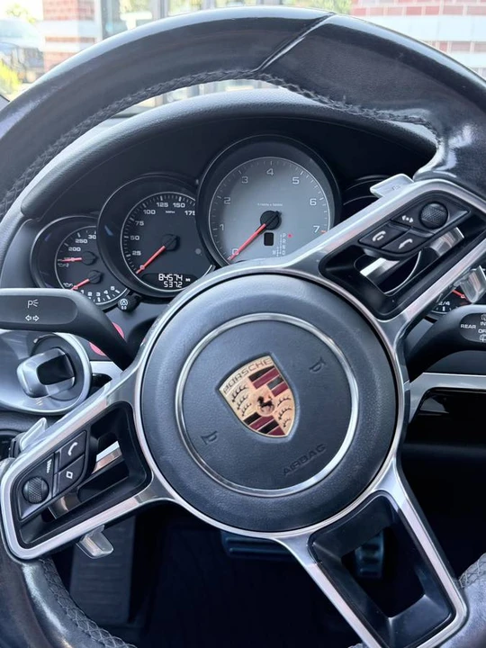 2016 Porsche 958 Cayenne S - Image 9 of 16