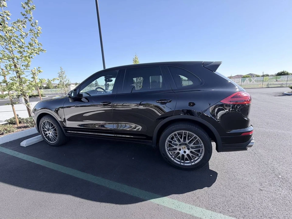 2016 Porsche 958 Cayenne S - Image 3 of 16