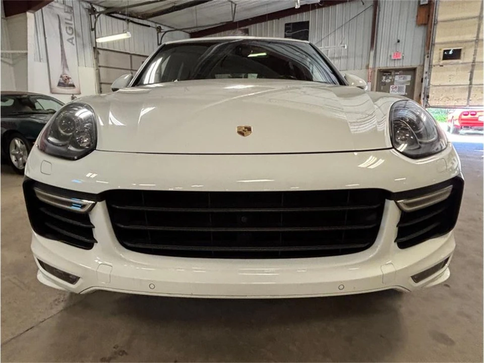 2016 Porsche 958 Cayenne - Image 10 of 31
