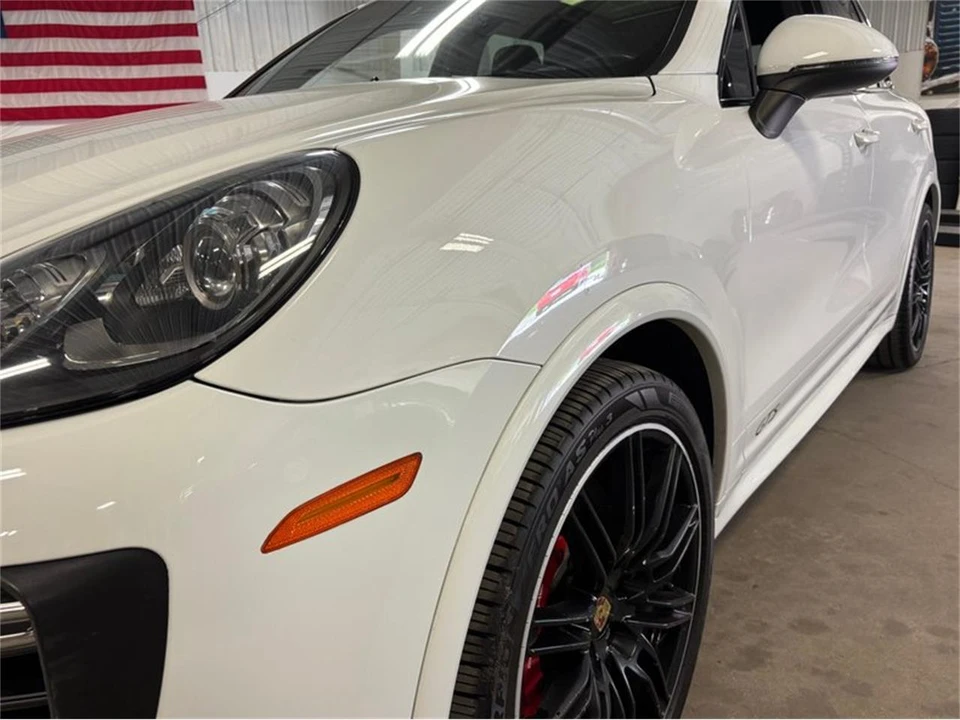 2016 Porsche 958 Cayenne - Image 11 of 31