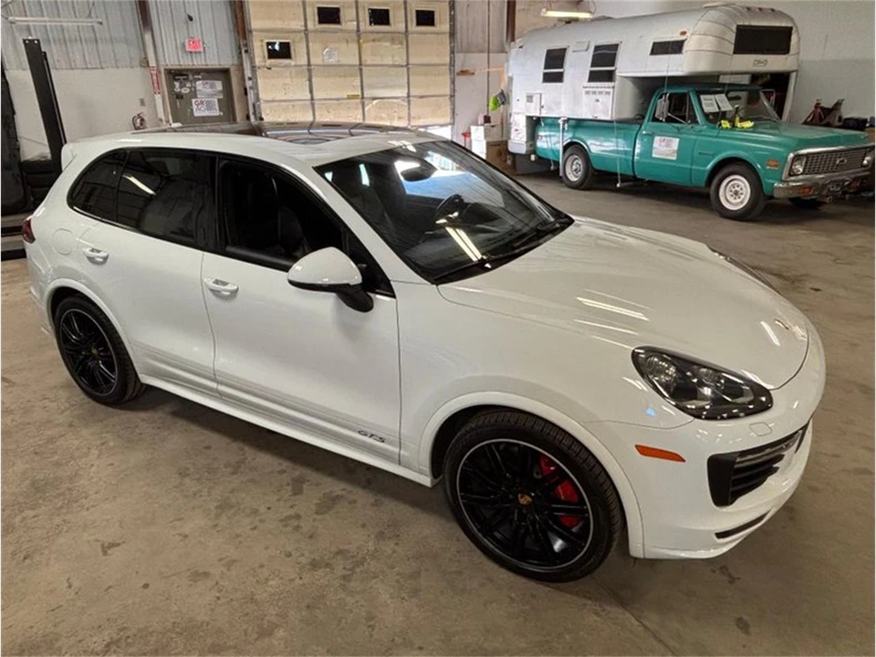2016 Porsche 958 Cayenne - Image 15 of 31