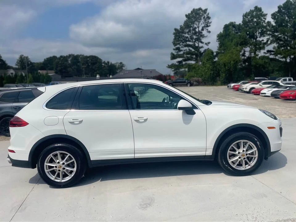 2016 Porsche 958 Cayenne - Image 8 of 20
