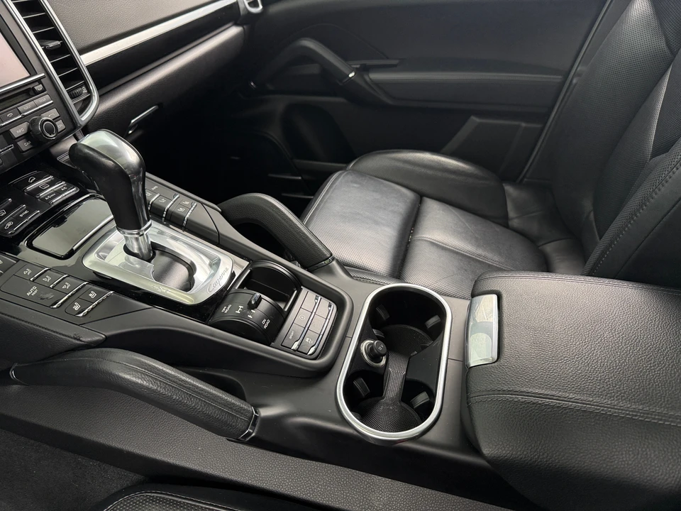 2016 Porsche 958 Cayenne - Image 7 of 22