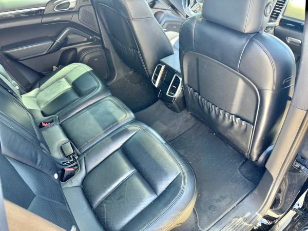 2016 Porsche 958 Cayenne - Image 10 of 12