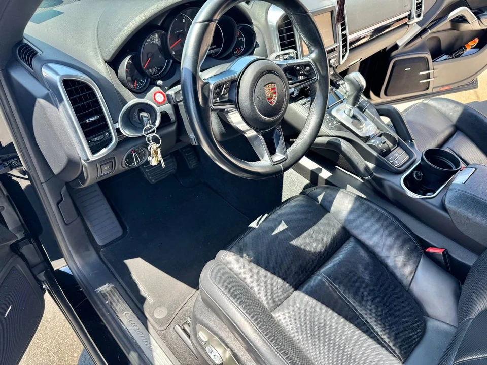 2016 Porsche 958 Cayenne - Image 9 of 11