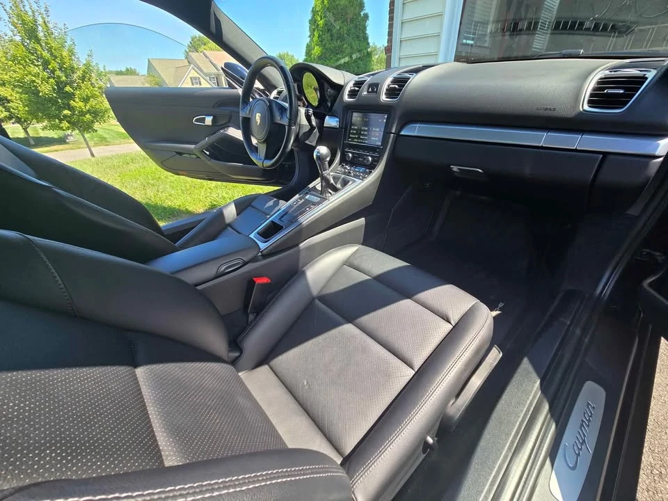 2016 Porsche 981 Cayman - Image 2 of 10