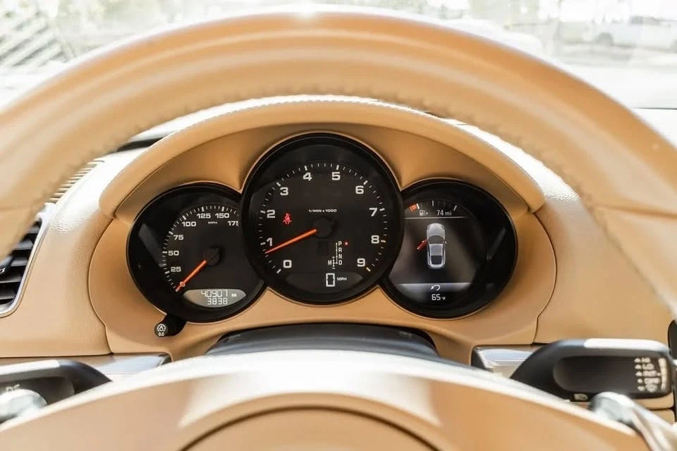 2016 Porsche 981 Cayman - Image 10 of 20