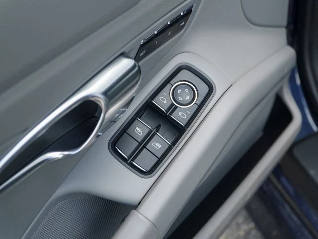 2016 Porsche 981 Cayman - Image 17 of 31