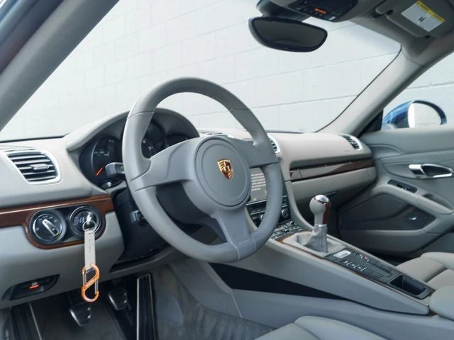 2016 Porsche 981 Cayman - Image 4 of 31