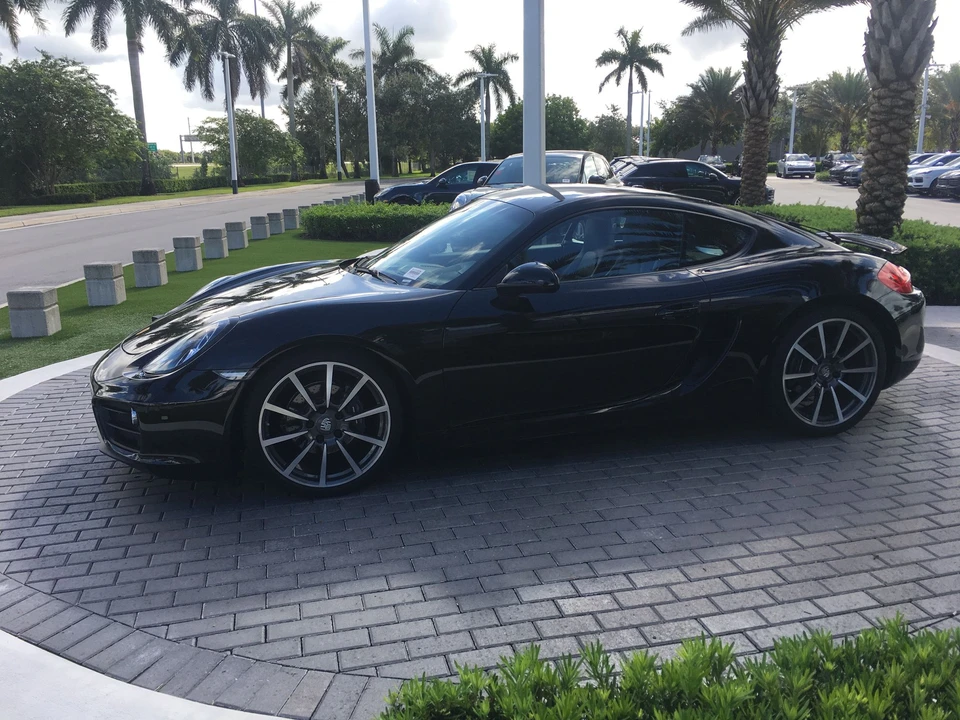 2016 Porsche 981 Cayman - Image 2 of 13