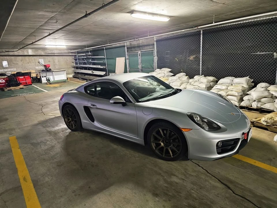 2016 Porsche 981 Cayman - Image 4 of 16