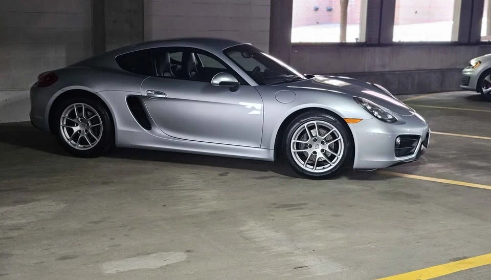 2016 Porsche 981 Cayman - Image 15 of 16