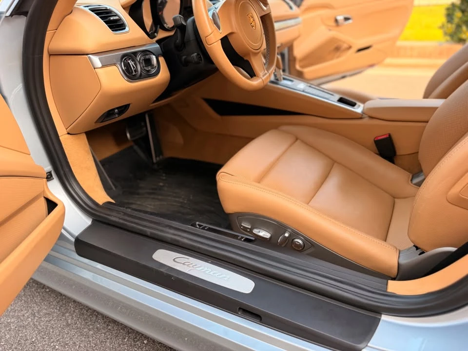 2016 Porsche 981 Cayman - Image 15 of 20