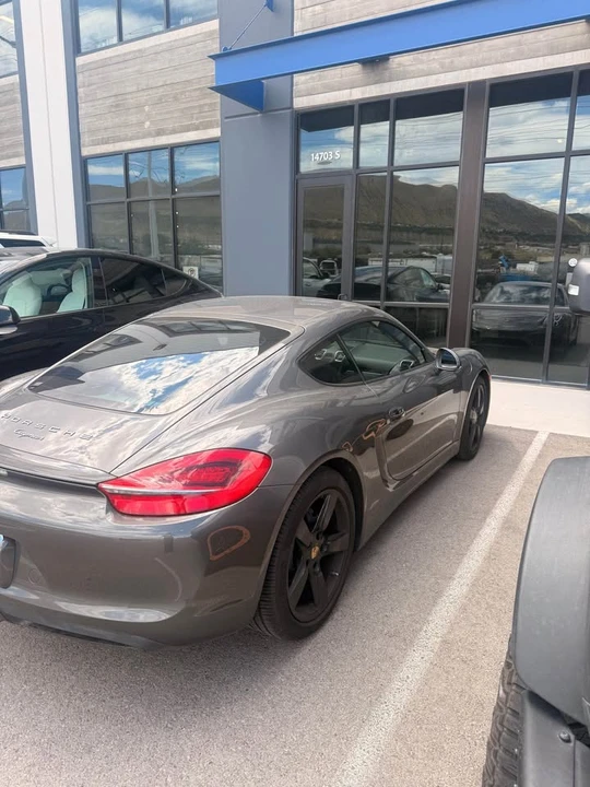 2016 Porsche 981 Cayman - Image 4 of 10