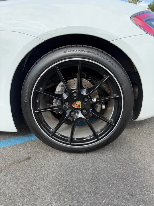 2016 Porsche 981 Cayman - Image 7 of 17